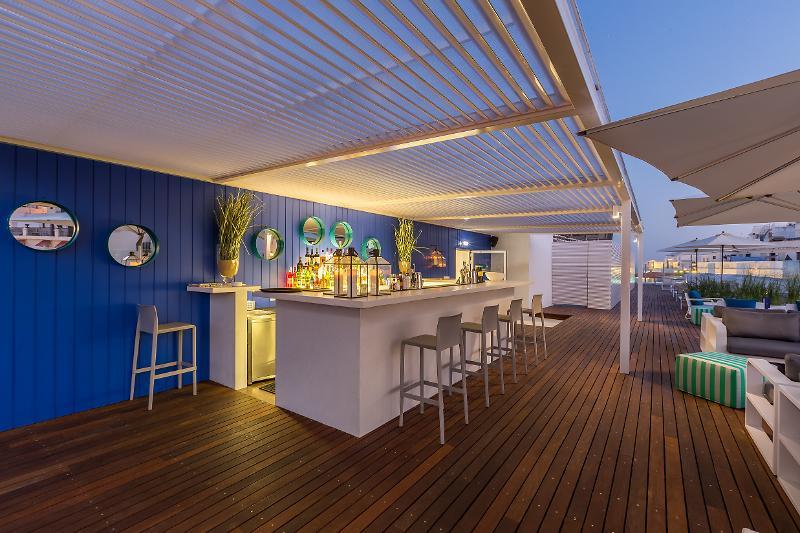 Hotel Girassol - Suite Hotel 푼샬 외부 사진